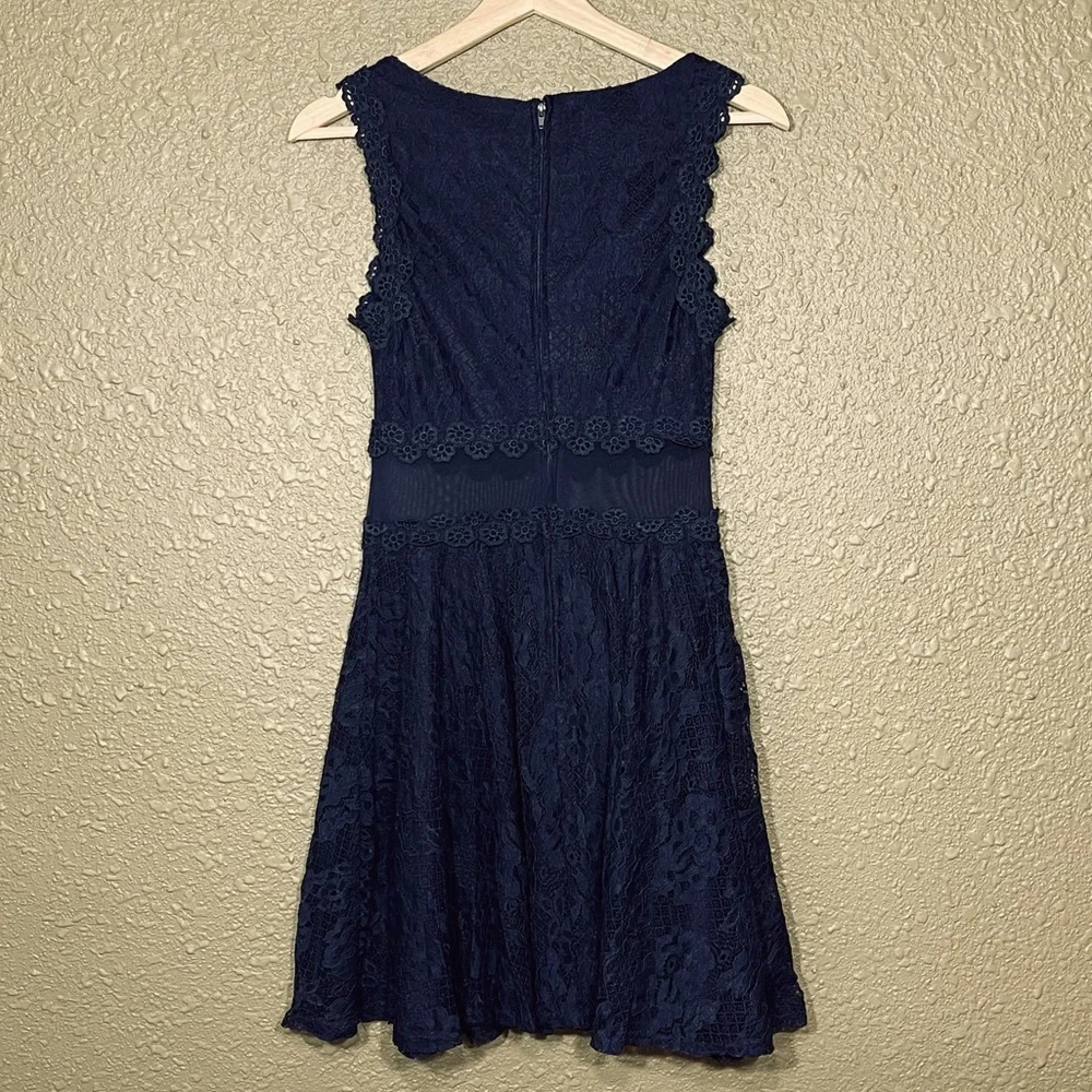 CITY TRIANGLES Scalloped Lace A-Line Dress - Picture 5 of 15